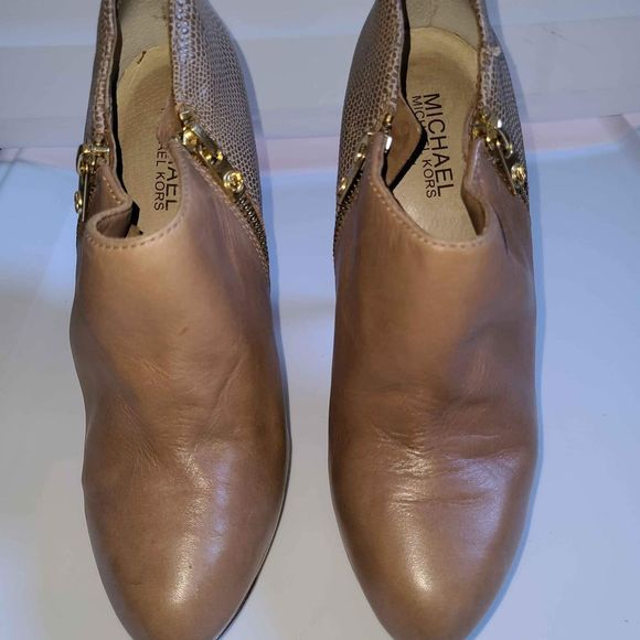 Michael Kors MK Designer High Heel Booties Ankle Tan Boots Size 7 - Picture 5 of 9